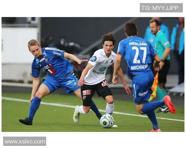 马斯特里与阿尔克马的精彩对决揭示足球战术与团队合作的魅力